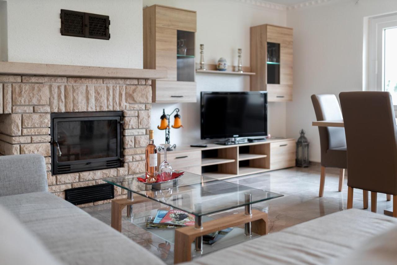 Ferienwohnung Haus Abrioux Zur Falkenlay Бад Бертрих Екстериор снимка